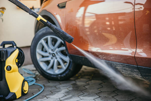 Best Garage Pressure Washing  in Waukee, IA