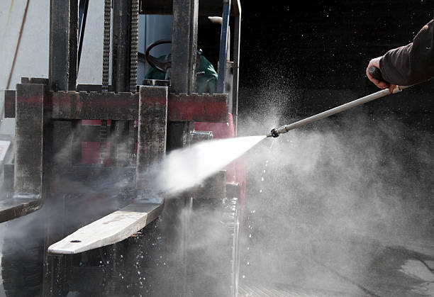 Best Commercial Building Pressure Washing  in Waukee, IA